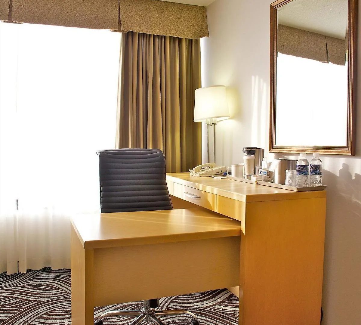 Radisson Hotel Toronto East 3*,