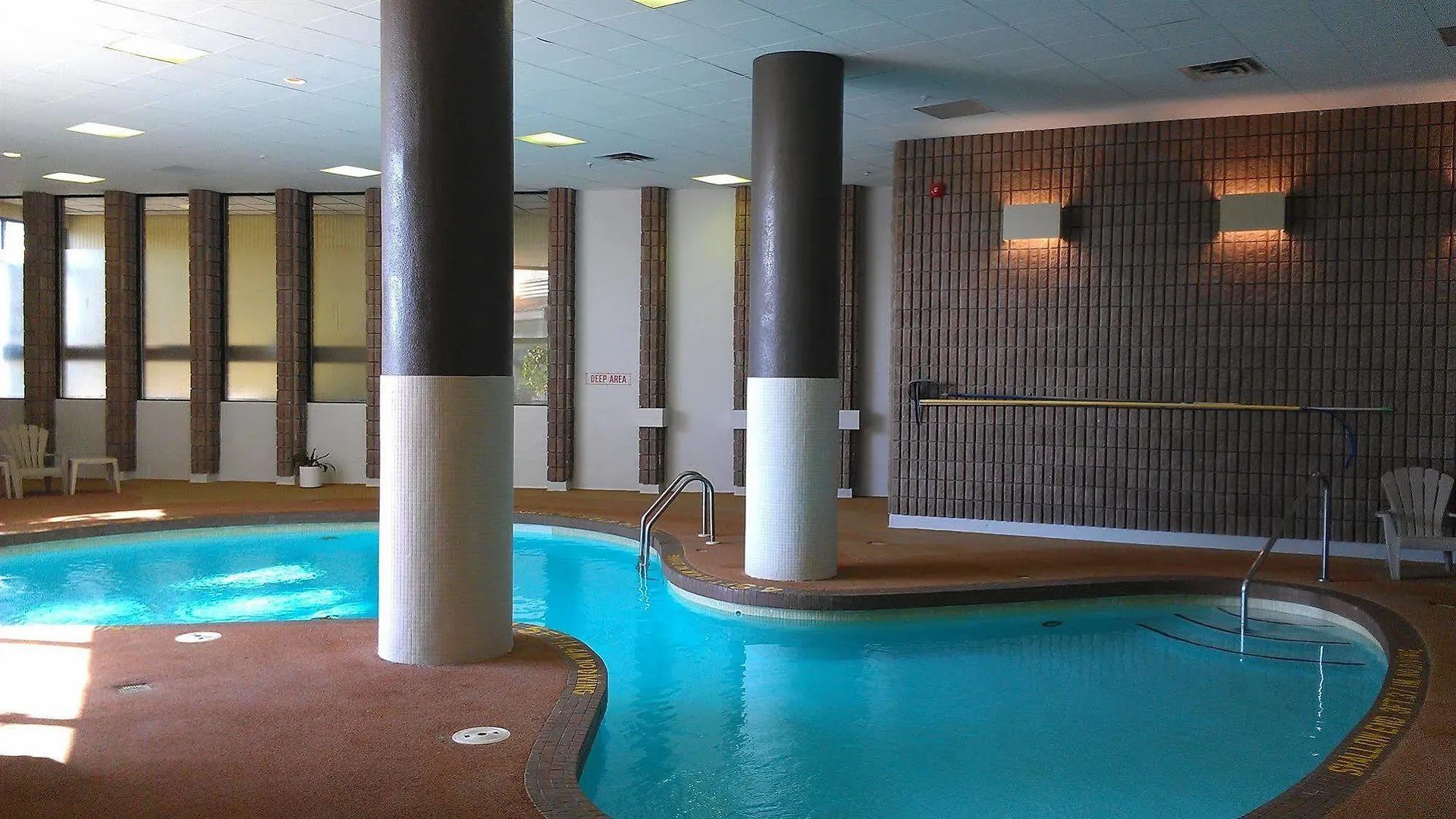 Radisson Hotel Toronto East 3*,
