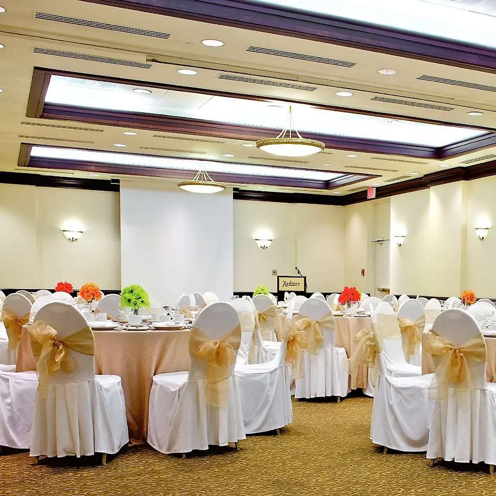 Radisson Hotel Toronto East 3*,  Canada